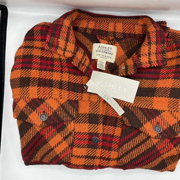 Ashley International Shacket with great detail and warm and cozy New Size M - Picture 4 of 14